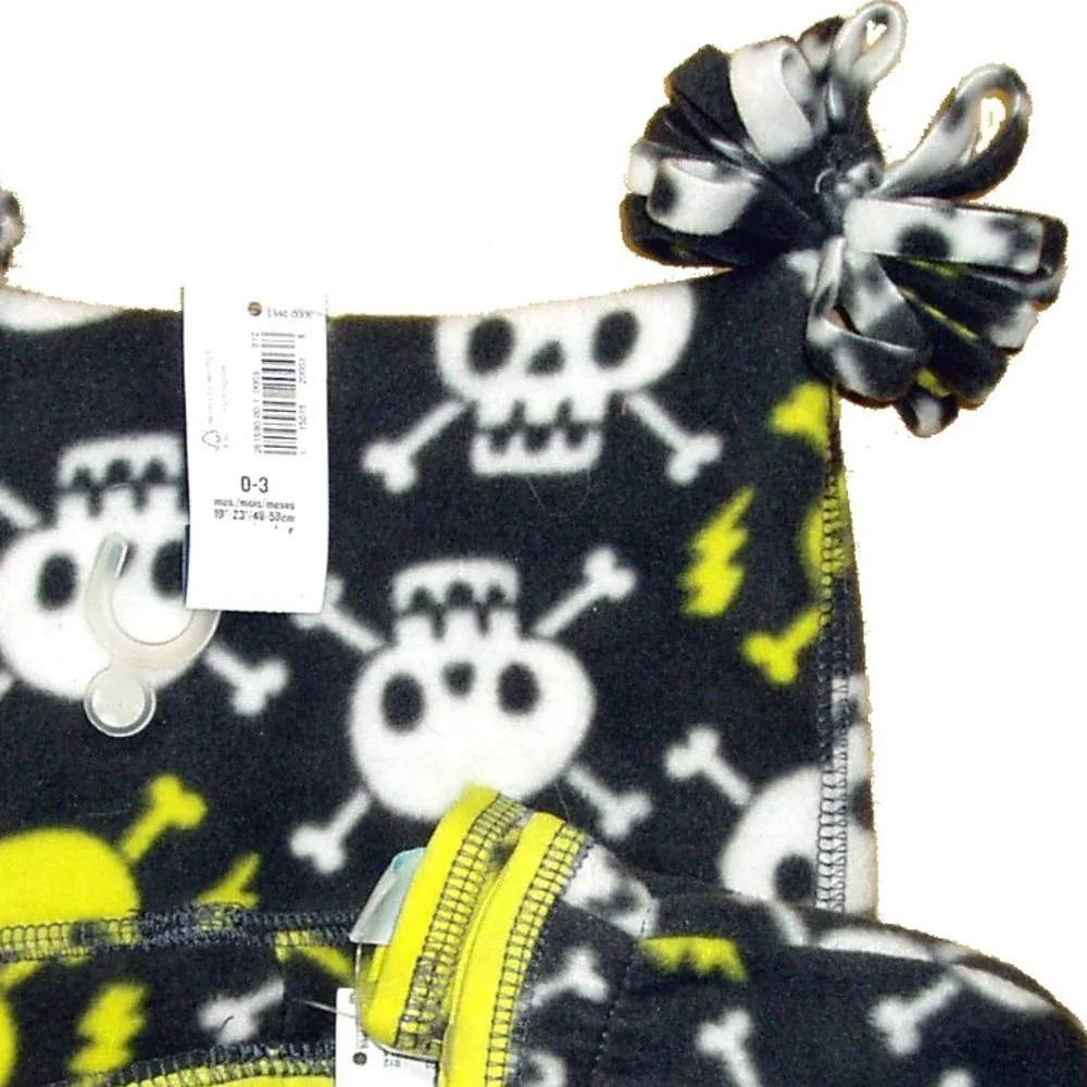 Skulls Hat Mittens Set Beanie Warm Winter Boys Girls CrossBones Cap Baby Fleece
